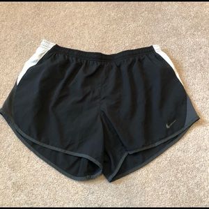 Nike Dri fit black shorts, Sz L